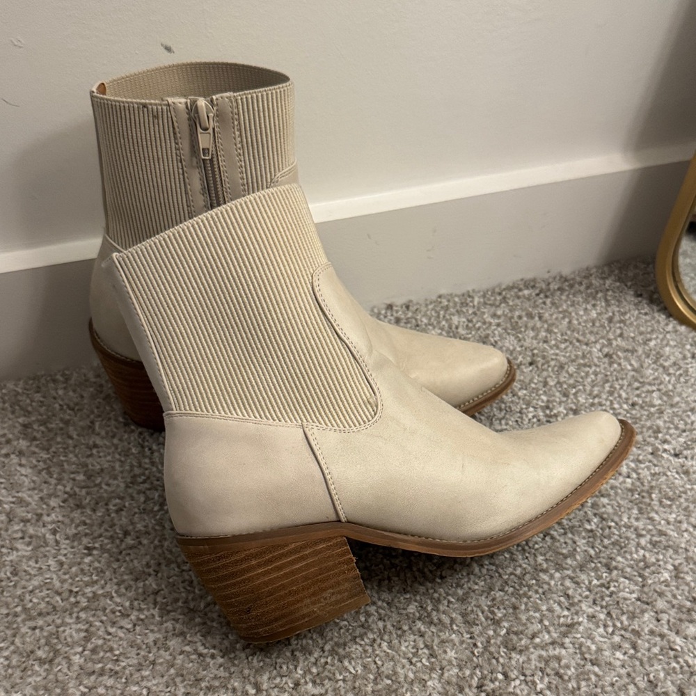 Dolce Vita Cream Booties